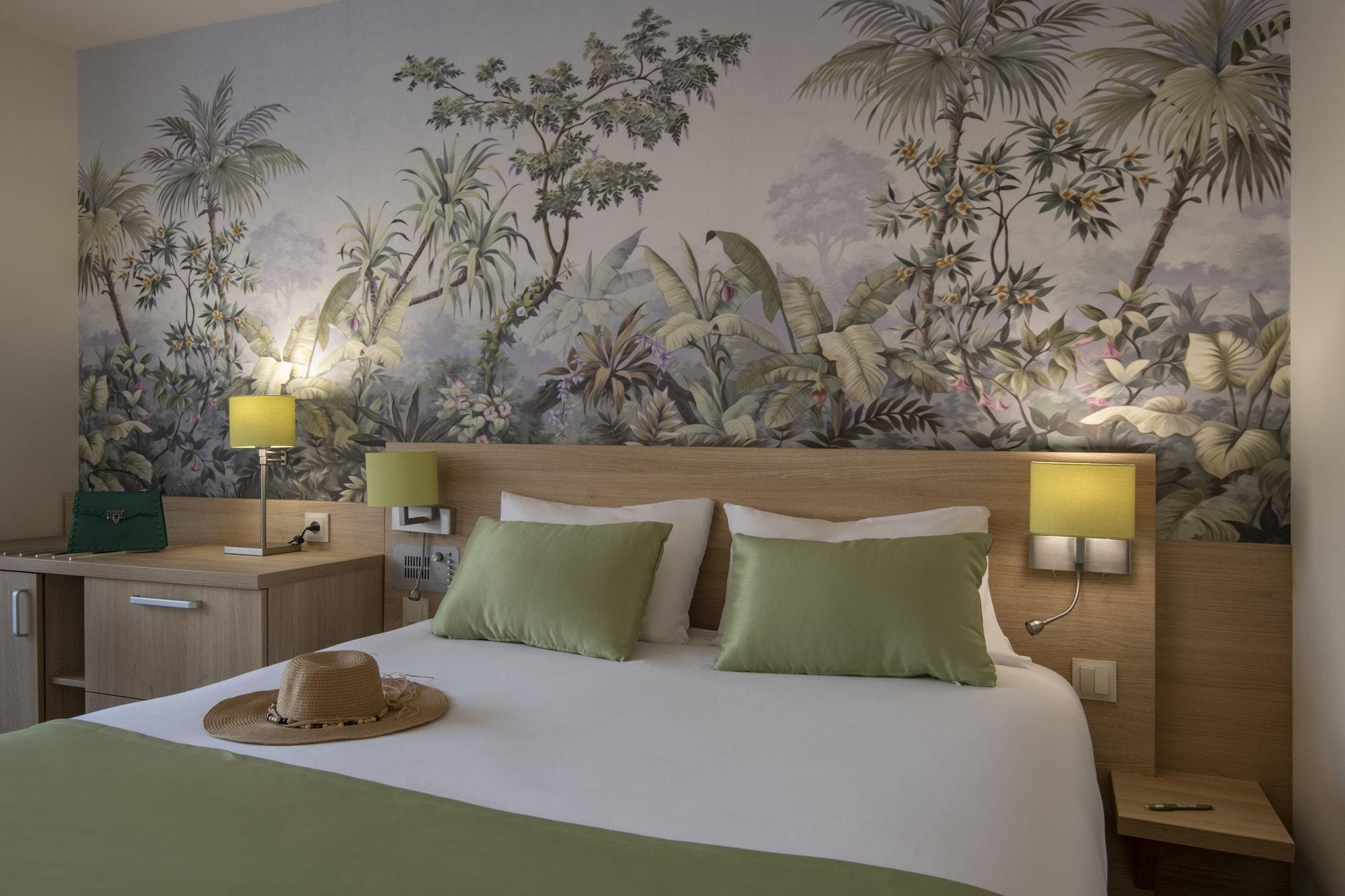 Hotel Chambord Ментона Экстерьер фото