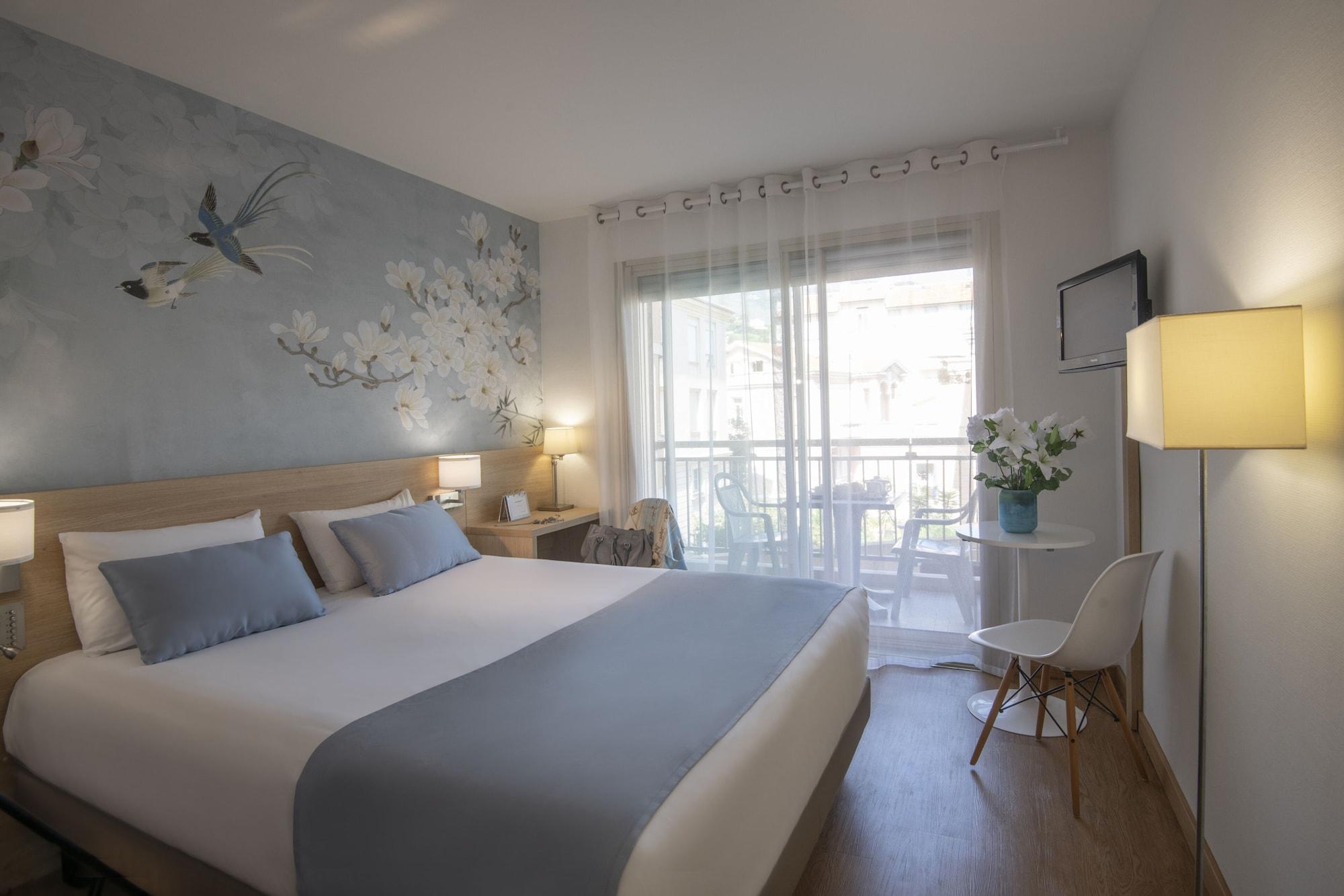 Hotel Chambord Ментона Экстерьер фото