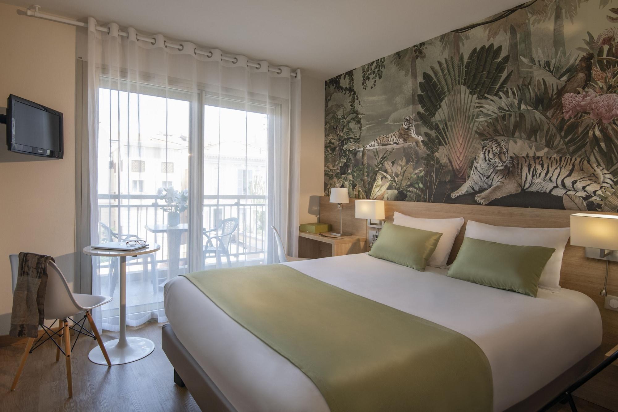 Hotel Chambord Ментона Экстерьер фото
