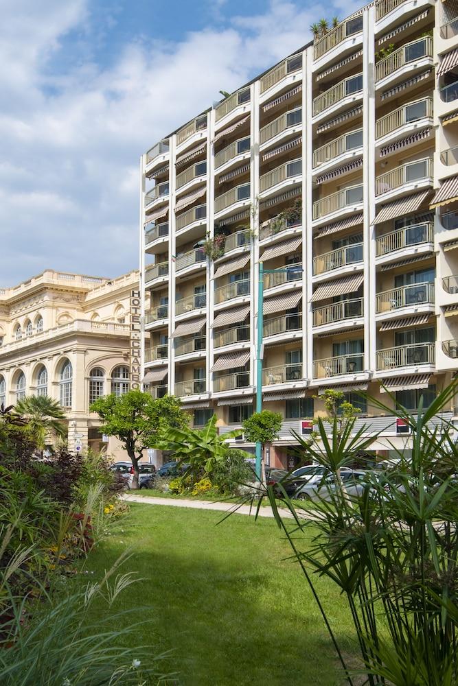 Hotel Chambord Ментона Экстерьер фото