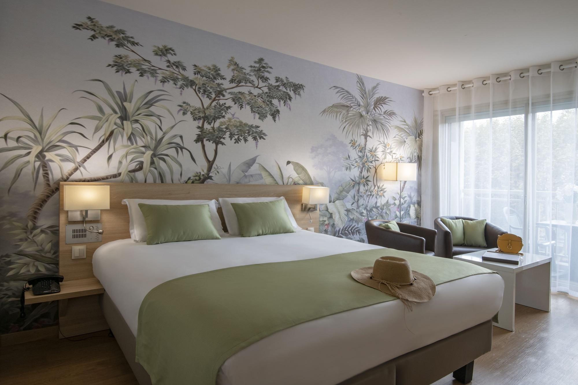 Hotel Chambord Ментона Экстерьер фото
