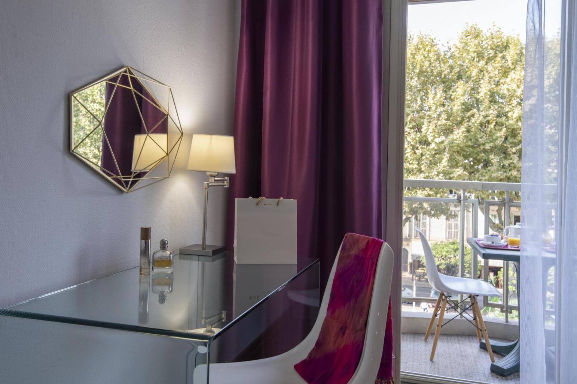 Hotel Chambord Ментона Экстерьер фото