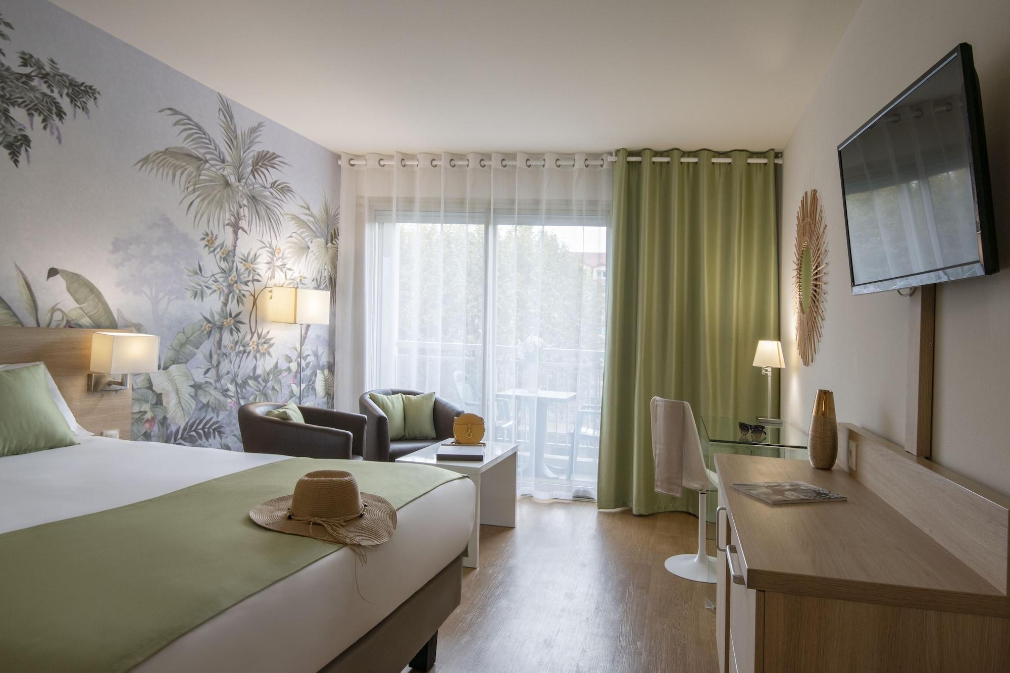 Hotel Chambord Ментона Экстерьер фото