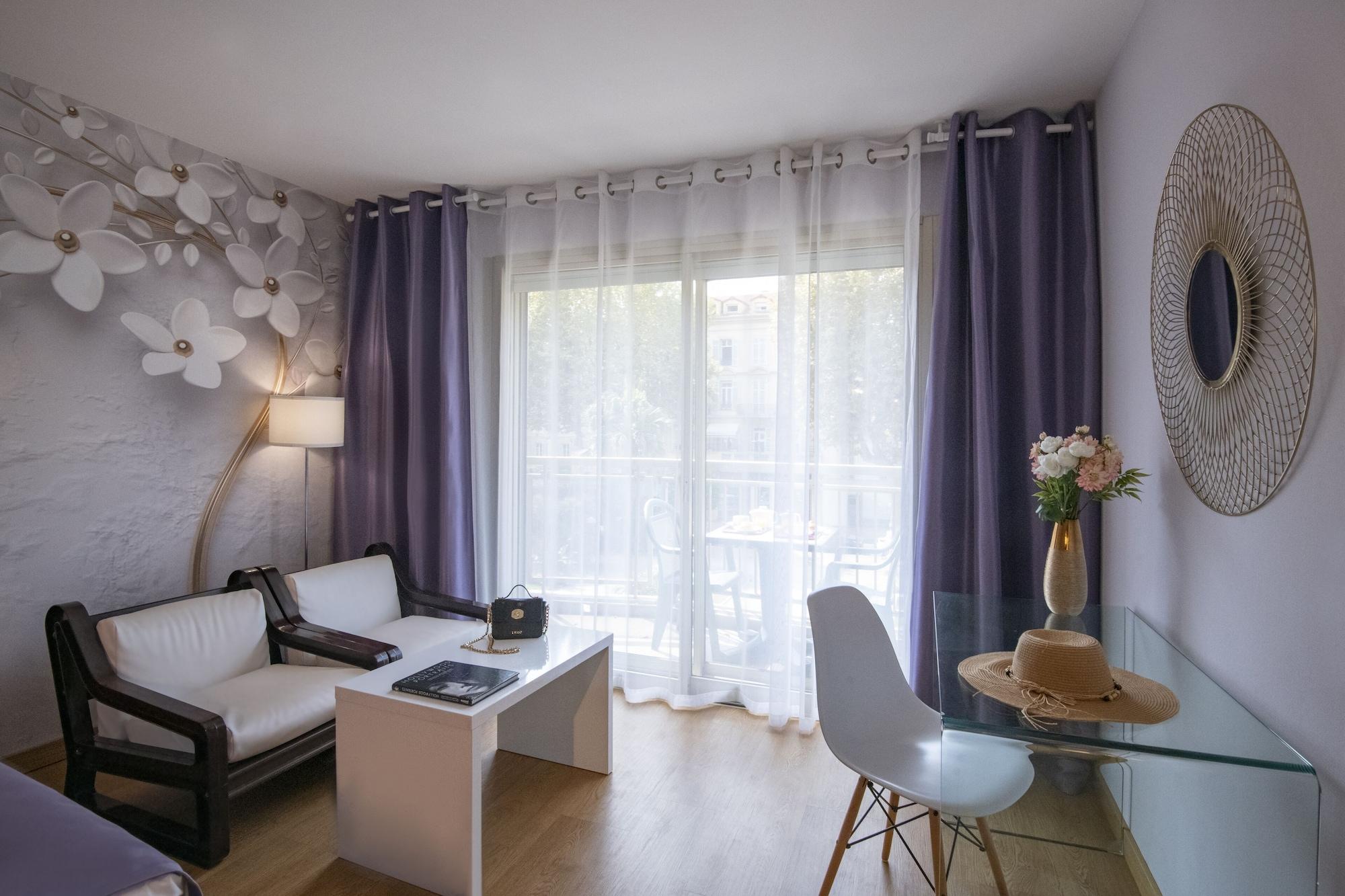 Hotel Chambord Ментона Экстерьер фото